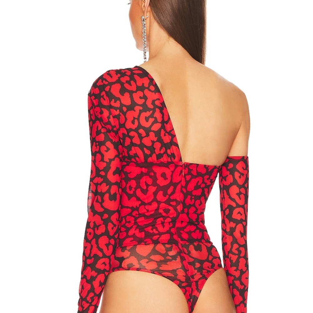 One-Shoulder Red Leopard Print Bodysuit - Picture 4 of 10